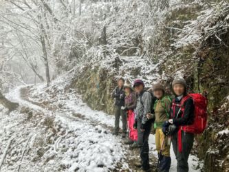 ユキニモマケズ